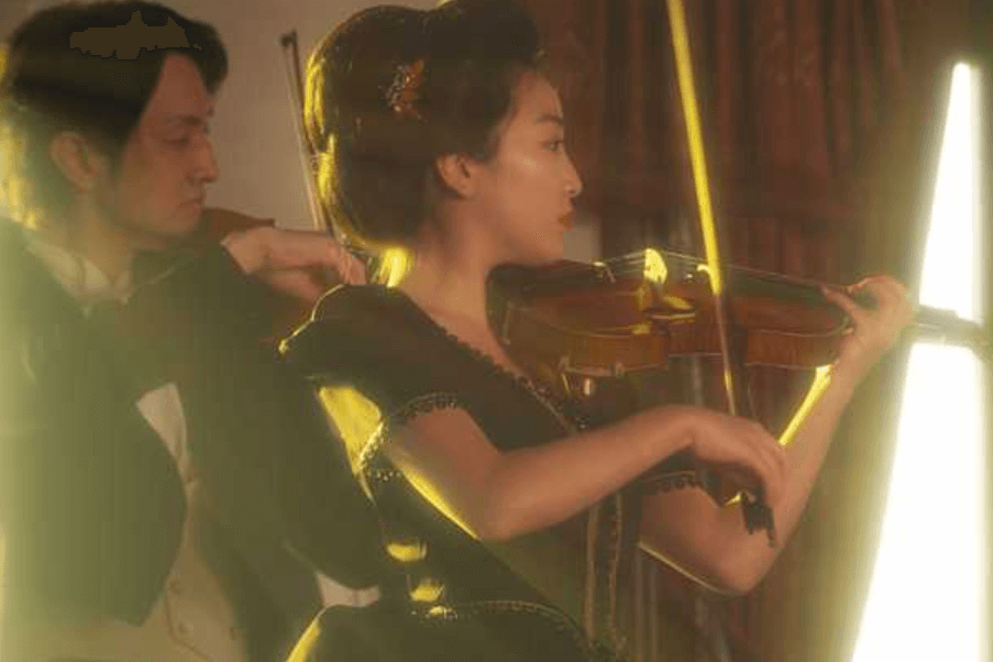 2022年3月放送『津田梅子 ～お札になった留学生～』でバイオリンを演奏する高田向日葵さん