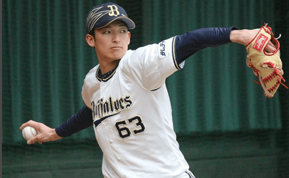 投球する山崎颯一郎選手